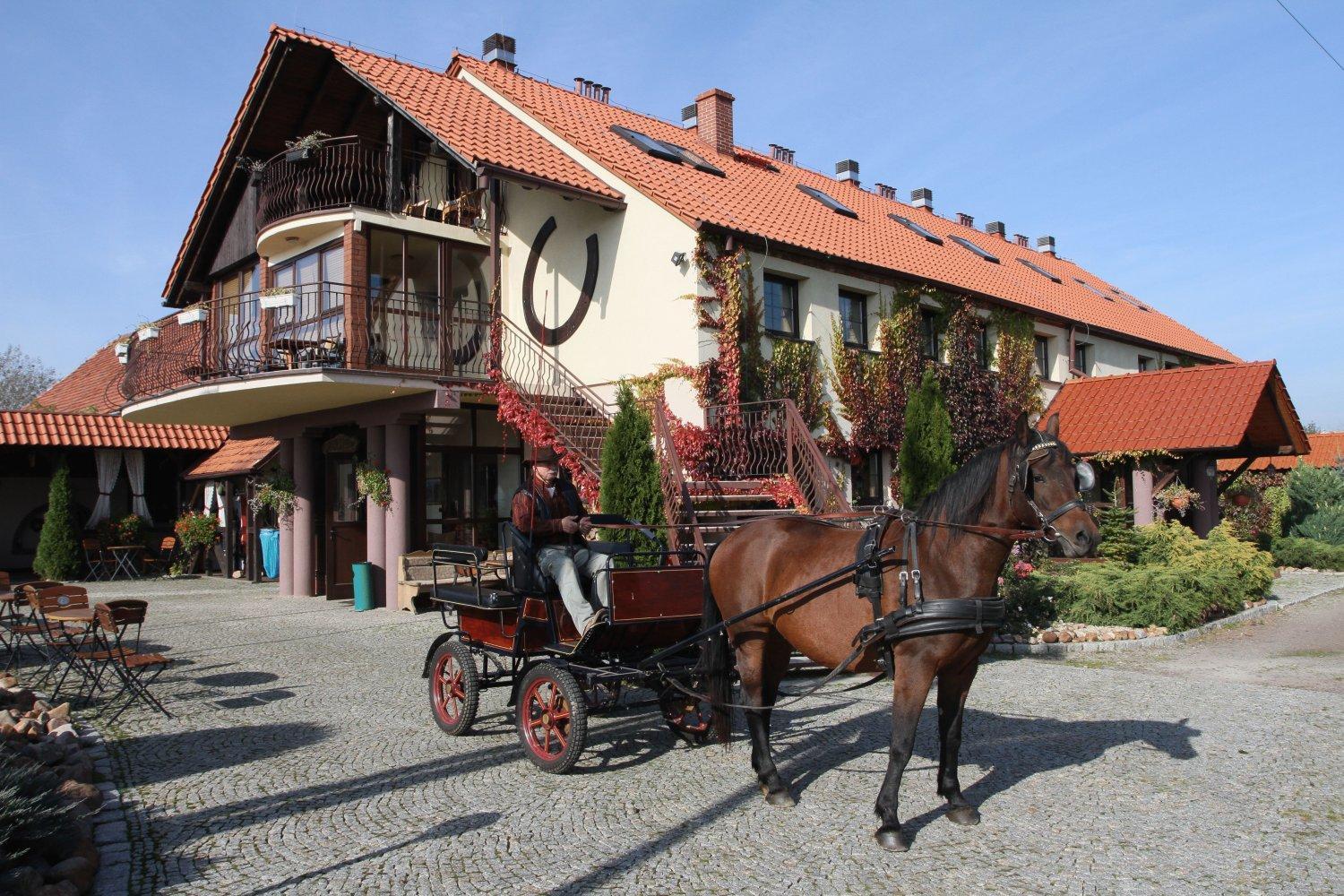 Podkowa Modliszow Villa Buitenkant foto