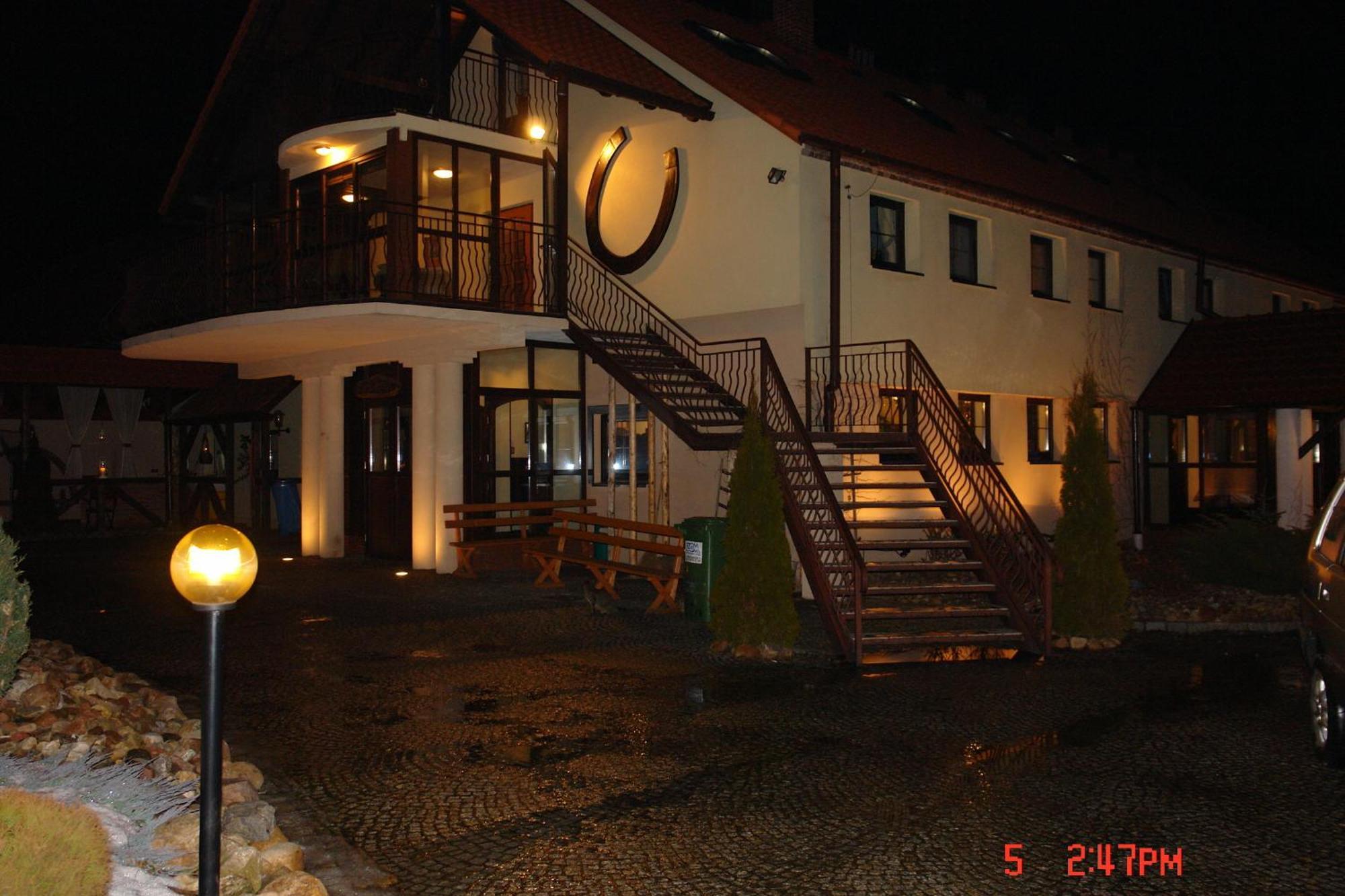Podkowa Modliszow Villa Buitenkant foto