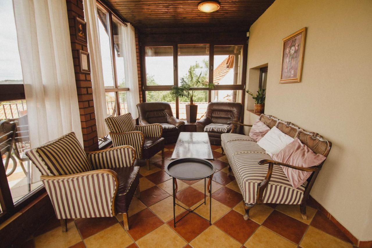Podkowa Modliszow Villa Buitenkant foto