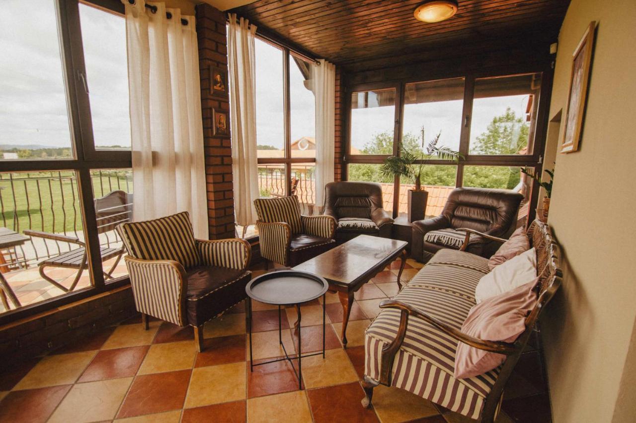 Podkowa Modliszow Villa Buitenkant foto